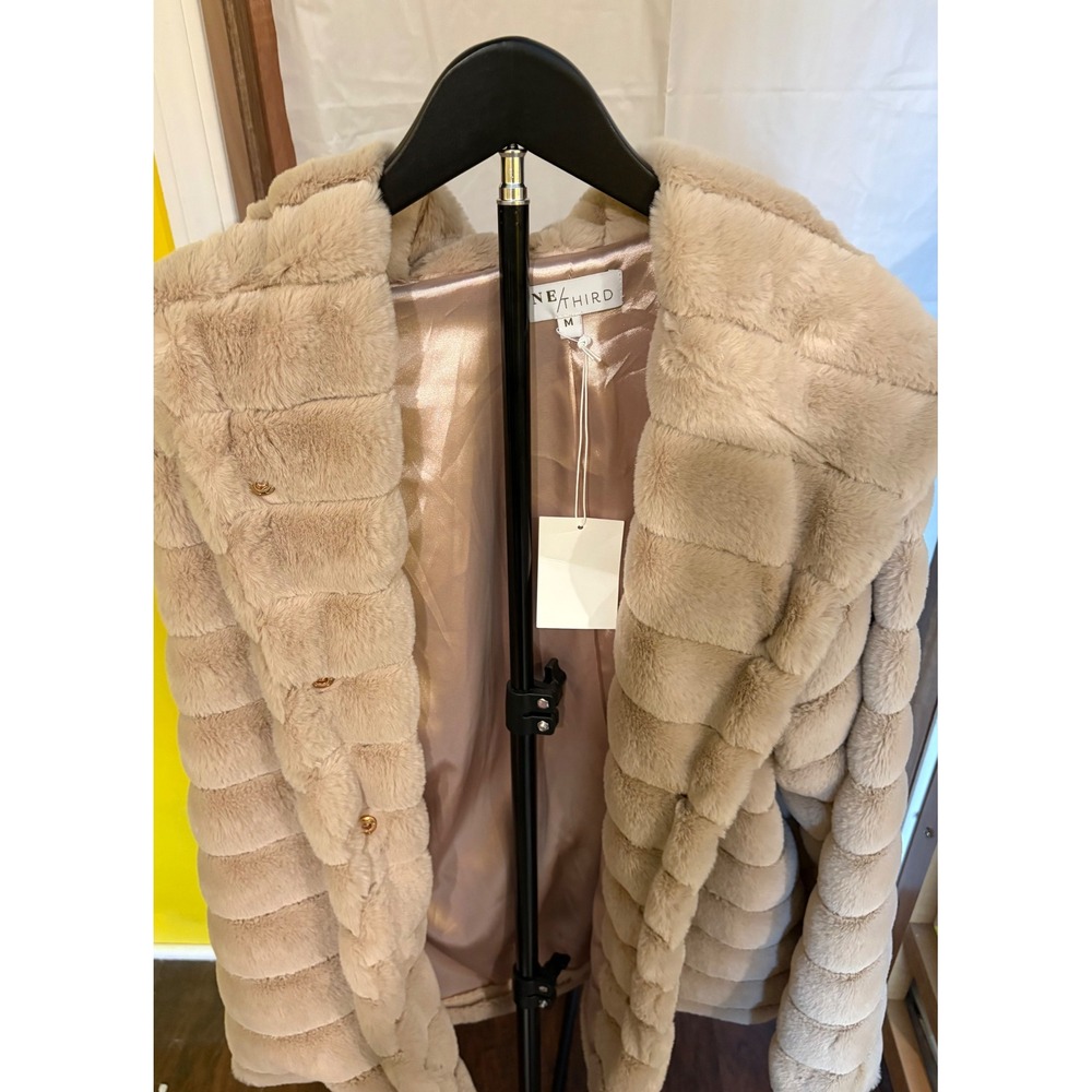 One/Third Faux Fur Jacket Womens Medium Beige Ribbed Teddy Coat Glam Winter